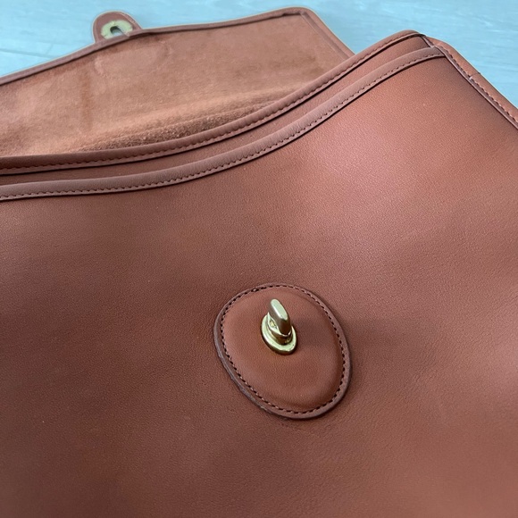 *SOLD LOCAL* COACH | Vintage Willis 9927 in British Tan - Picture 11 of 13